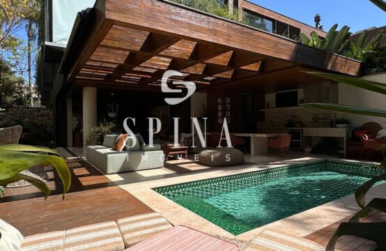 Casa em condomínio fechado vizinho ao Shopping Iguatemi